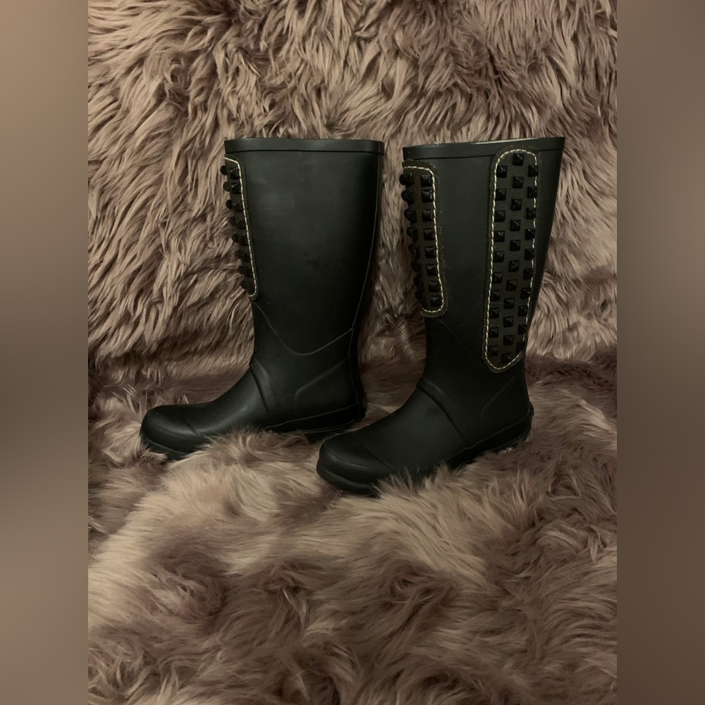 BCBG MaxAzria Studded Rubber Rain Snow Knee Boots Black Size 7 - Picture 3 of 8